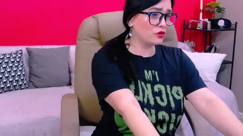 The Queen online show from 23, 2, 2025