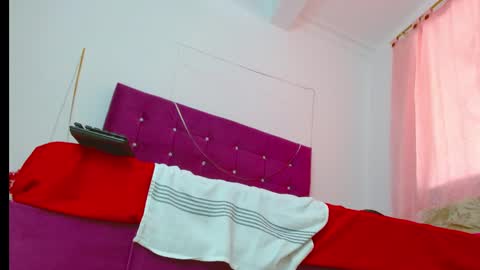 Snapshot of chantalsemenova2023 chatting on 9, 1, 2025 chantal sweety and horny latina for u online show from 9, 1, 2025