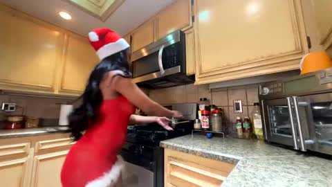 Snapshot of charismasweets chatting on 18, 12, 2025 charismasweets online show from 18, 12, 2025