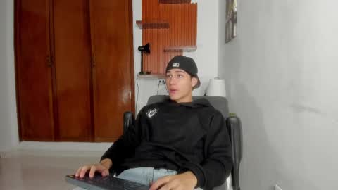 Snapshot of charley_morgan chatting on 20, 2, 2025 charley_morgan online show from 20, 2, 2025