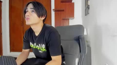 Snapshot of charley_morgan chatting on 5, 3, 2025 charley_morgan online show from 5, 3, 2025