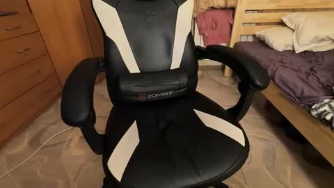 Charlie online show from 17, 10, 2025