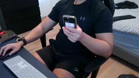 Snapshot of charliekkw chatting on 13, 11, 2025 charliekkw online show from 13, 11, 2025