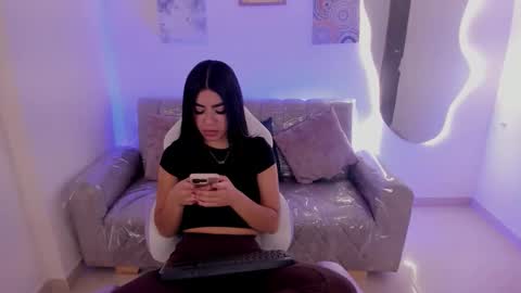    online show from 8, 9, 2025