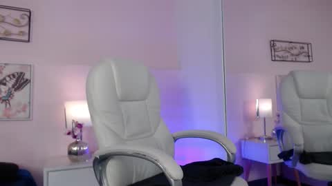 CHARLOTE online show from 3, 2, 2026