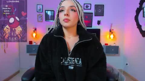 Snapshot of charlotte__benett chatting on 10, 11, 2025 Charlotte online show from 10, 11, 2025