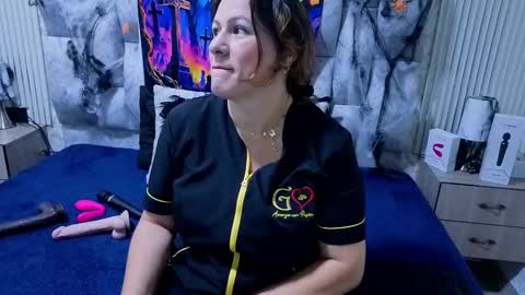 Snapshot of charlotte__g chatting on 3, 11, 2025 charlotte online show from 3, 11, 2025