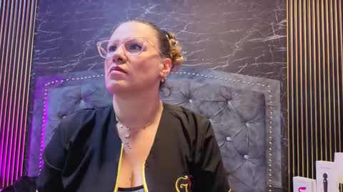 Snapshot of charlotte__g chatting on 20, 11, 2025 charlotte online show from 20, 11, 2025