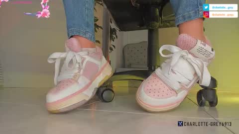 Snapshot of charlotte__grey chatting on 7, 11, 2025 charlotte grey online show from 7, 11, 2025