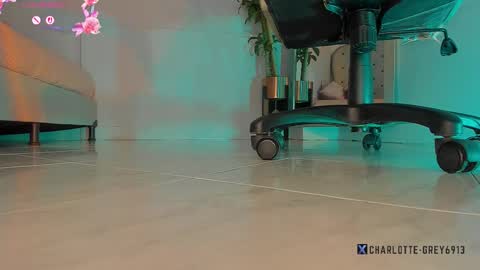 charlotte  grey online show from 27, 11, 2025