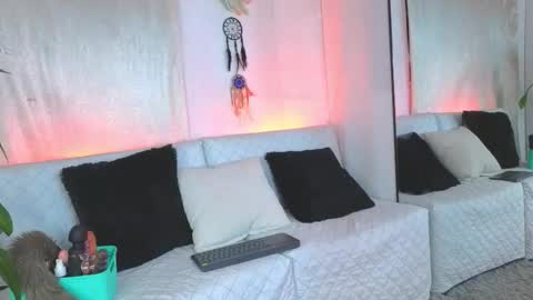 Charlotte online show from 17, 10, 2025