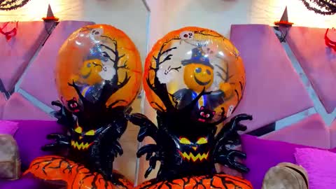 Snapshot of charlotte_icee chatting on 18, 10, 2025 Charlotte Icee online show from 18, 10, 2025