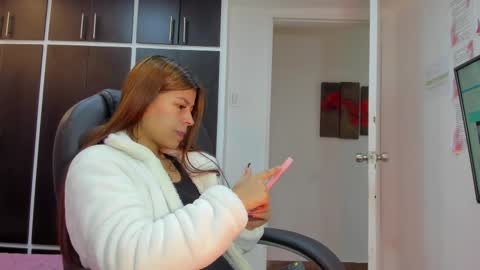 Snapshot of charlotte_icee chatting on 16, 11, 2025 Charlotte Icee online show from 16, 11, 2025