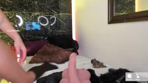 charlotte_line online show from 27, 10, 2025