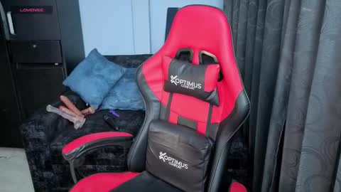 Snapshot of charlottee_lovee69 chatting on 11, 11, 2025 Natalia online show from 11, 11, 2025