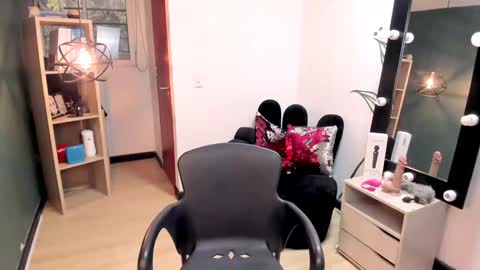 Snapshot of charlottegray_ chatting on 6, 12, 2024 CHARLOTTE online show from 6, 12, 2024