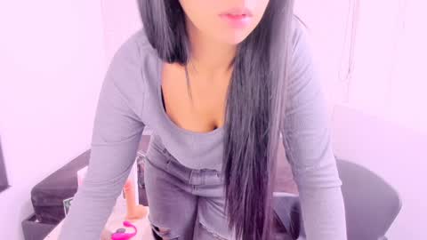 Snapshot of charlottegray_ chatting on 25, 1, 2025 CHARLOTTE online show from 25, 1, 2025