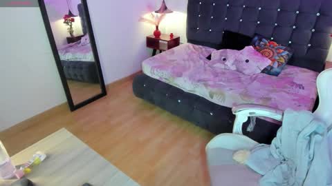 Snapshot of charly_morningstar chatting on 3, 10, 2025 Charly online show from 3, 10, 2025