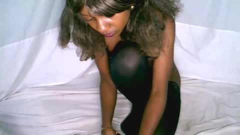 Snapshot of charmantegirl007 chatting on 14, 9, 2025 charmantegirl007 online show from 14, 9, 2025