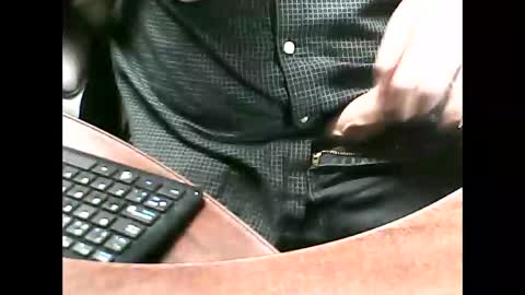 charmeur2672 online show from 20, 10, 2025