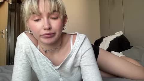 Snapshot of charming_daisy chatting on 14, 2, 2025 my fansly Charming daisy My Wishlist for new toys online show from 14, 2, 2025