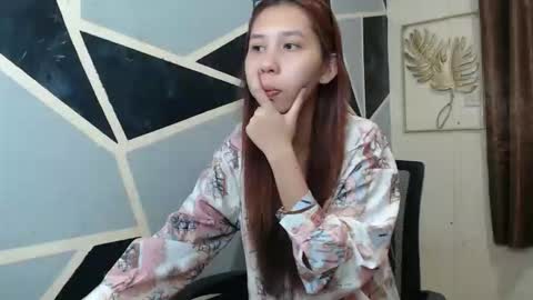 Snapshot of charming_lexi chatting on 12, 10, 2025 Charm online show from 12, 10, 2025