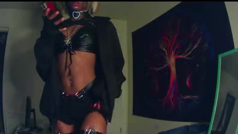 Snapshot of charr1barr chatting on 24, 12, 2024 Miss Chocolate online show from 24, 12, 2024