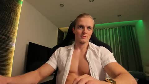 Snapshot of chasereed_ chatting on 25, 10, 2025 Chase Reed online show from 25, 10, 2025