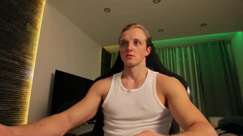 Snapshot of chasereed_ chatting on 1, 11, 2025 Chase Reed online show from 1, 11, 2025