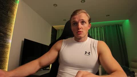 Snapshot of chasereed_ chatting on 6, 11, 2025 Chase Reed online show from 6, 11, 2025