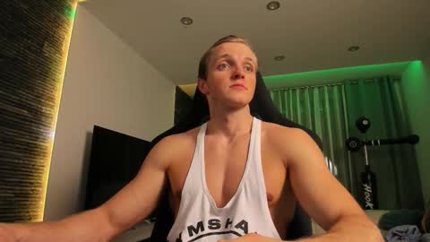 Snapshot of chasereed_ chatting on 18, 11, 2025 Chase Reed online show from 18, 11, 2025