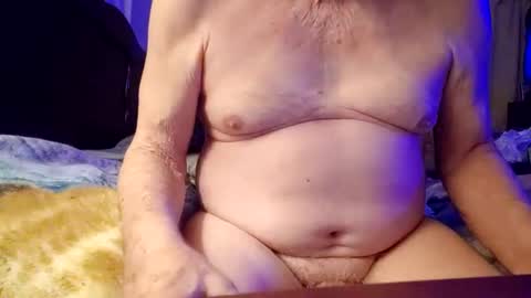 chatoffmale60 online show from 4, 1, 2025