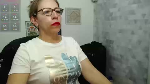 Snapshot of chayla_ruiz chatting on 23, 9, 2025 CHAYLA VICTORIA RUIZ online show from 23, 9, 2025