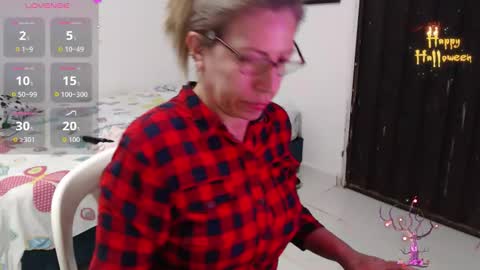 Snapshot of chayla_ruiz chatting on 15, 10, 2025 CHAYLA VICTORIA RUIZ online show from 15, 10, 2025