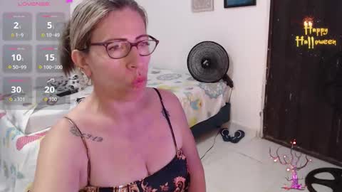 Snapshot of chayla_ruiz chatting on 17, 10, 2025 CHAYLA VICTORIA RUIZ online show from 17, 10, 2025