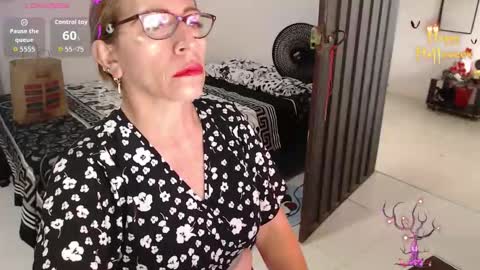 Snapshot of chayla_ruiz chatting on 18, 10, 2025 CHAYLA VICTORIA RUIZ online show from 18, 10, 2025