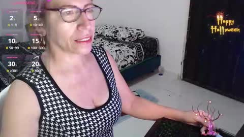 Snapshot of chayla_ruiz chatting on 24, 10, 2025 CHAYLA VICTORIA RUIZ online show from 24, 10, 2025