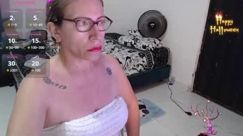 Snapshot of chayla_ruiz chatting on 25, 10, 2025 CHAYLA VICTORIA RUIZ online show from 25, 10, 2025