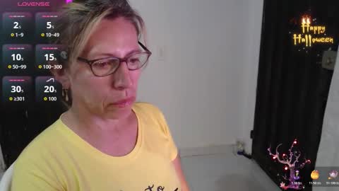 Snapshot of chayla_ruiz chatting on 10, 11, 2025 CHAYLA VICTORIA RUIZ online show from 10, 11, 2025