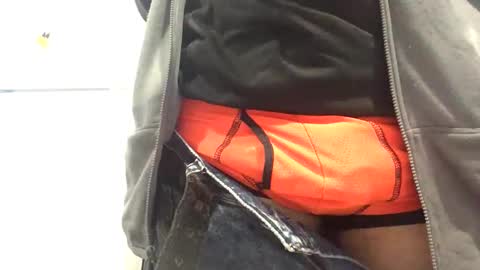 Snapshot of chenovich chatting on 27, 10, 2025 chenovich online show from 27, 10, 2025