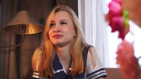 LorenLinda online show from 27, 9, 2025