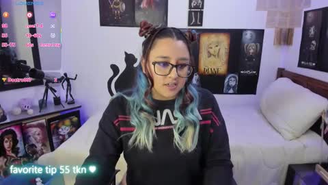 Snapshot of cherry_blushh chatting on 19, 11, 2025 cherry_blushh online show from 19, 11, 2025