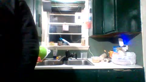 Snapshot of cherrybomb454 chatting on 14, 12, 2025 cherrybomb454 online show from 14, 12, 2025