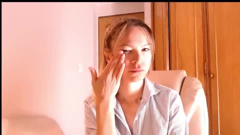 Snapshot of cherrycoloured chatting on 11, 11, 2025 Anna online show from 11, 11, 2025