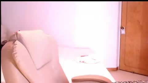 Snapshot of cherrycoloured chatting on 17, 11, 2025 Anna online show from 17, 11, 2025