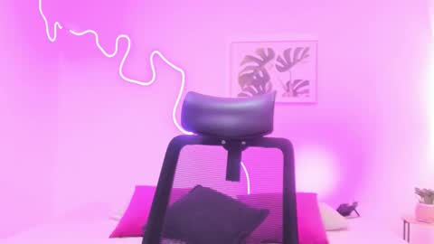 C H E R R Y online show from 1, 11, 2025