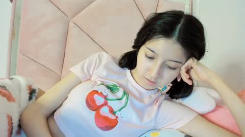 Snapshot of cherrymafer666 chatting on 27, 12, 2024 cherrycute666 online show from 27, 12, 2024