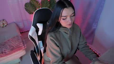 Snapshot of cherrymel_ chatting on 12, 11, 2025 Mely online show from 12, 11, 2025