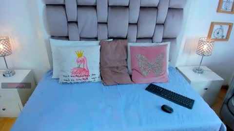 Snapshot of chikibom28 chatting on 10, 10, 2025 Chiki online show from 10, 10, 2025