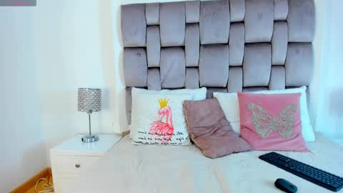 Snapshot of chikibom28 chatting on 12, 10, 2025 Chiki online show from 12, 10, 2025